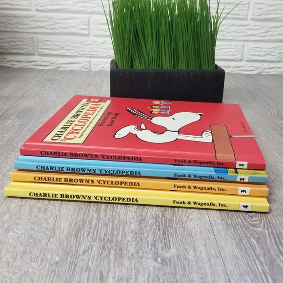 Charlie Brown's 'Cyclopedia 1-4 - Picture 3 of 10